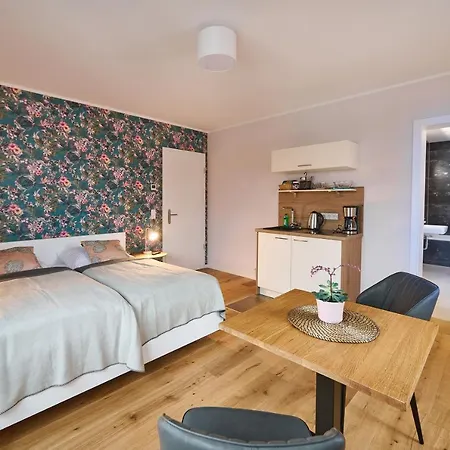 Bei Meyers - Zwenkauer بيت ضيافة